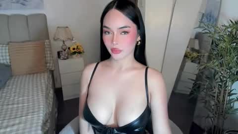Graciella online show from May 4, 11:06 am