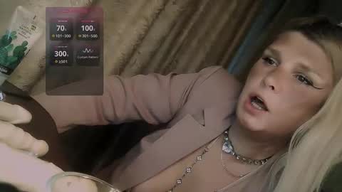 Annika online show from December 3, 11:00 am