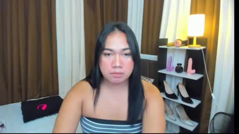 Karen Oquio online show from October 3, 7:05 am
