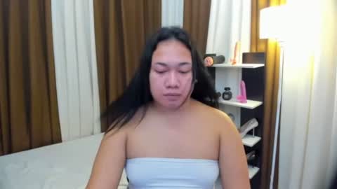 Karen Oquio online show from November 20, 6:12 am