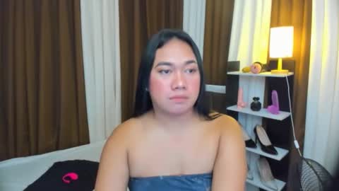 Karen Oquio online show from October 9, 5:24 am