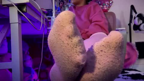 MOCHI NEXT DOOR online show from October 15, 5:36 pm