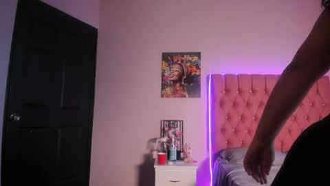 Curlina online show from May 11, 12:01 pm