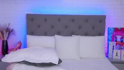 Hallie online show from March 1, 4:04 am