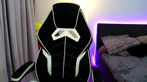 MayCarrey online show from March 11, 11:08 pm