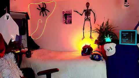 Snapshot of twink_sebas_ chatting on October 21, 4:39 am Bad boy sebastian online show from October 21, 4:39 am