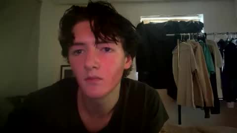 twinkboyboi69 online show from April 21, 11:34 pm