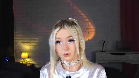 Snapshot of twinklefluff chatting on September 14, 3:57 pm twinklefluff online show from September 14, 3:57 pm