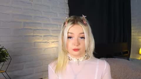 Snapshot of twinklefluff chatting on September 28, 3:54 pm twinklefluff online show from September 28, 3:54 pm