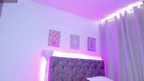 twinksboys_23 online show from April 22, 4:58 pm