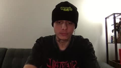 Snapshot of twinksguys360 chatting on September 14, 1:52 am Derrick online show from September 14, 1:52 am