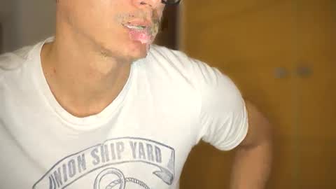 Snapshot of twinksweetlovehot chatting on December 3, 5:38 pm twinksweetlovehot online show from December 3, 5:38 pm