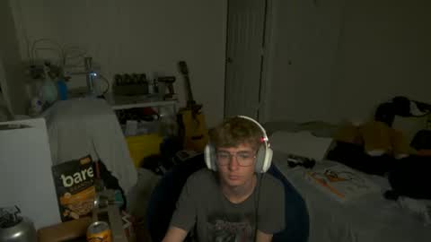 shytwink online show from October 6, 5:20 pm