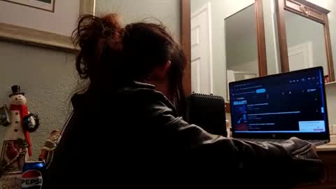 twistedlilpunk online show from December 28, 9:09 am