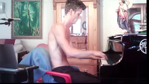 TobeBritta online show from November 15, 2:18 pm