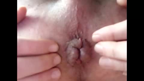 twosluttyunicorns online show from December 16, 10:32 am