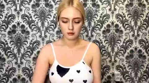 Snapshot of tyishakillingworth chatting on October 23, 5:36 pm Grace online show from October 23, 5:36 pm