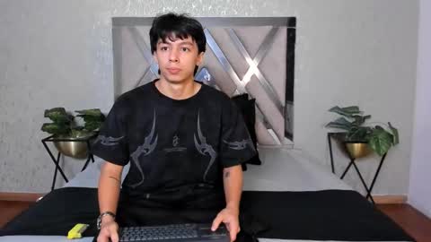 Snapshot of tyler_durtenn chatting on October 22, 3:10 am Tyler online show from October 22, 3:10 am