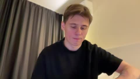 Snapshot of tyler_garrner chatting on October 18, 8:35 pm tyler_garrner online show from October 18, 8:35 pm