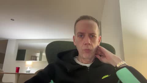 Snapshot of tyronev70 chatting on February 8, 11:44 am Ty online show from February 8, 11:44 am