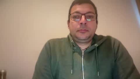 ukhalid82 online show from December 3, 3:34 pm