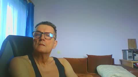 ulmeni7 online show from February 18, 8:03 am