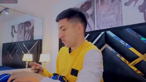 un_sluttyy online show from April 20, 11:24 am