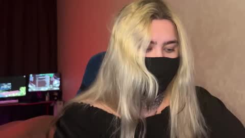 unaxyling online show from March 7, 8:31 pm