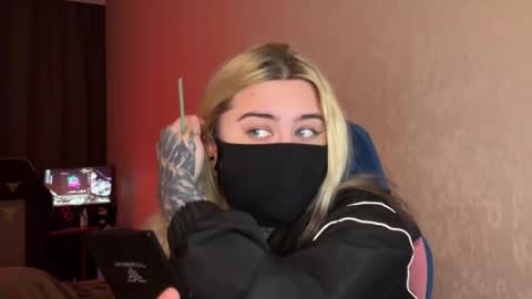 unaxyling online show from March 9, 12:04 am