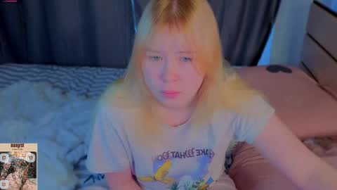 unburntkatniss online show from May 20, 2:08 am