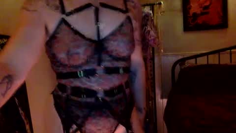 underground_babe online show from November 11, 5:31 am