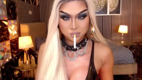 BRIANNA online show from April 7, 9:39 pm