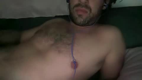 Snapshot of universalstudihoes chatting on October 10, 10:43 am universalstudihoes online show from October 10, 10:43 am