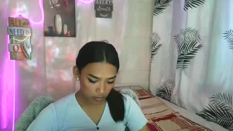 ur_dazzlingmorenaxx online show from April 16, 2:33 am