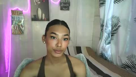 ur_dazzlingmorenaxx online show from April 21, 1:53 am