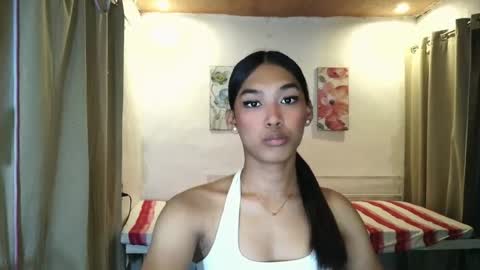 ur_dazzlingmorenaxx online show from July 18, 1:35 pm