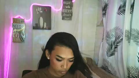 ur_dazzlingmorenaxx online show from April 28, 2:27 am