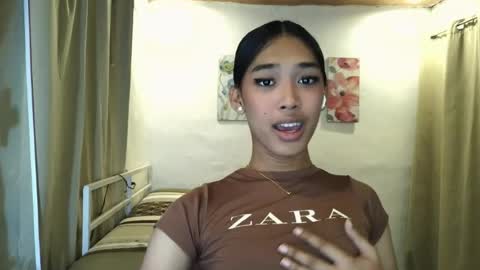 ur_dazzlingmorenaxx online show from July 25, 3:10 pm