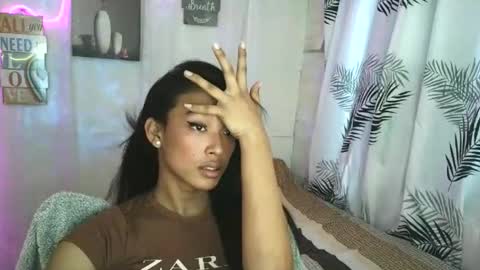 ur_dazzlingmorenaxx online show from April 23, 2:52 am