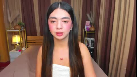 ur_girl_dwalker online show from May 5, 6:52 am