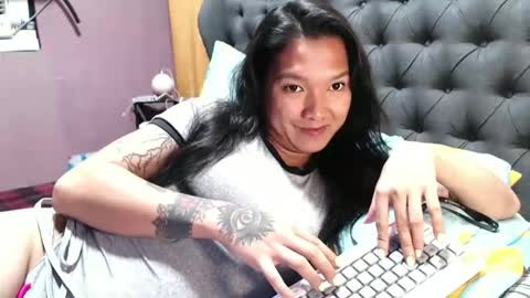 NEWRA  ALLISON online show from May 3, 3:40 pm