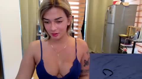 Snapshot of urasiandreamgirlxxx chatting on September 15, 5:20 am jess online show from September 15, 5:20 am