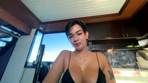 Snapshot of urasiandreamgirlxxx chatting on October 26, 10:42 pm jess online show from October 26, 10:42 pm
