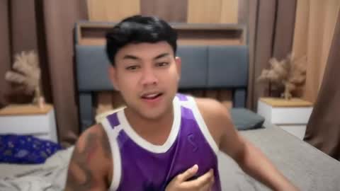 urasiankyler online show from July 8, 1:36 pm