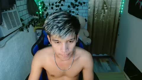 ASIANBBYBOY online show from December 3, 4:29 pm