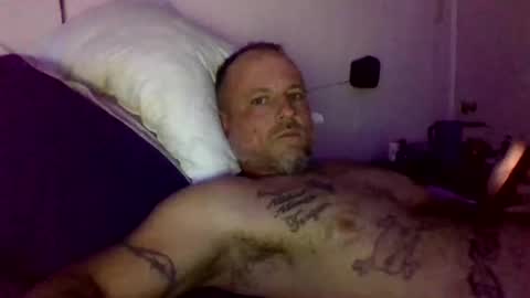 Snapshot of urdaddy875867 chatting on January 21, 1:50 am urdaddy875867 online show from January 21, 1:50 am