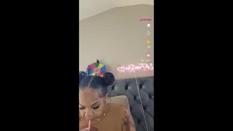 urfaveriri online show from November 6, 1:14 pm