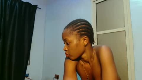 urflirtydoll online show from May 13, 10:19 pm