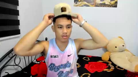 urfucker_vinz online show from April 22, 2:02 pm