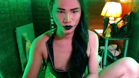 queen norelle online show from April 23, 2:30 am